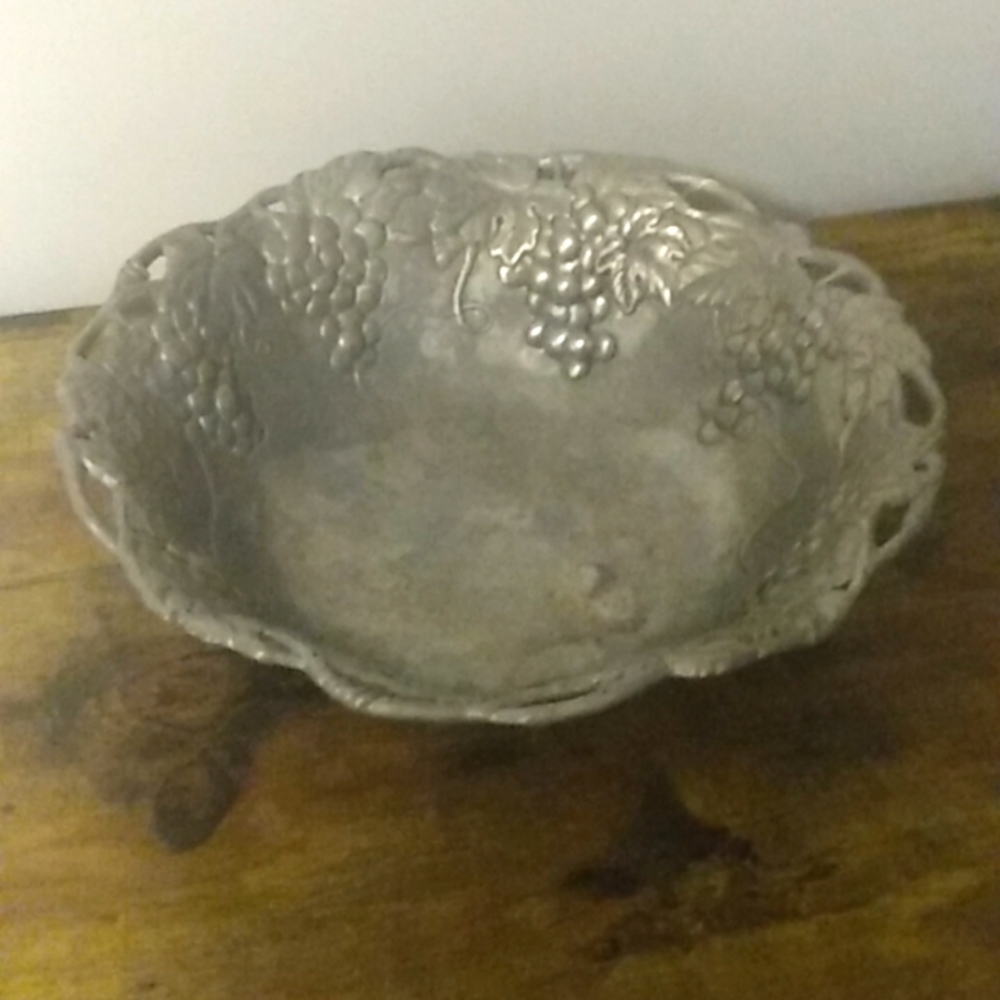 Arthur Court "Pewter Like" Serving Bowl - Grape Collection 1995